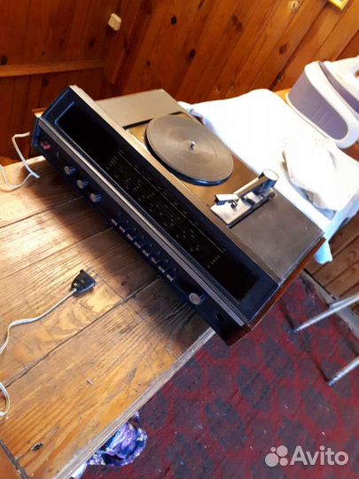 Проигрыватель с пластинками