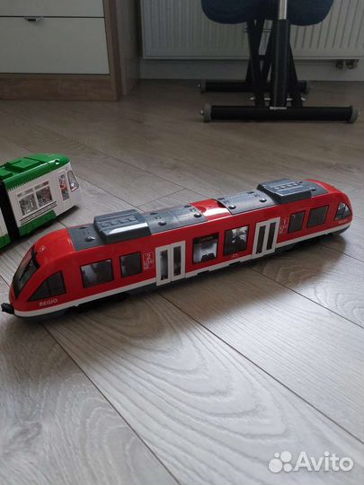 Трамвай игрушка