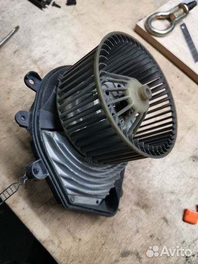 Вентилятор печки Фольксваген Пассат b5 1996