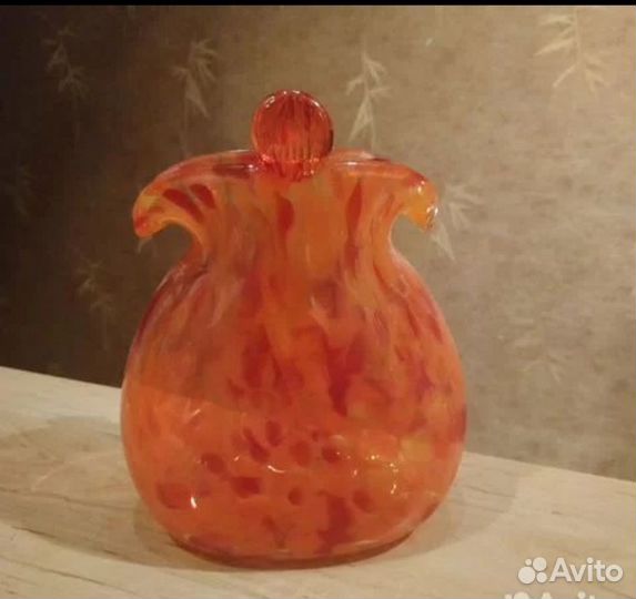 Вазы гутное цветное стекло