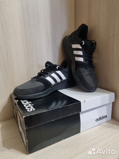 Кроссовки adidas 45 размер
