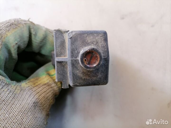 Клапан вентиляции топливного бака Лада Приора