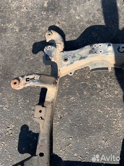 Подрамник передний передний Opel Astra H хетчбэк