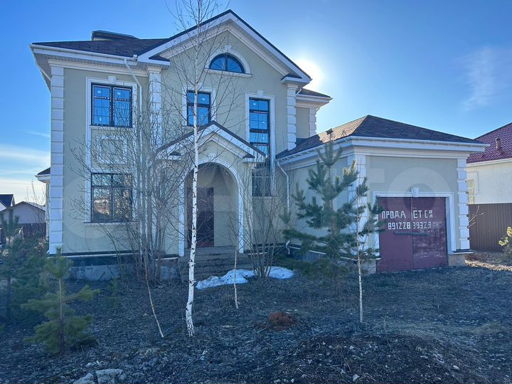 Коттедж 225 м² на участке 10 сот.