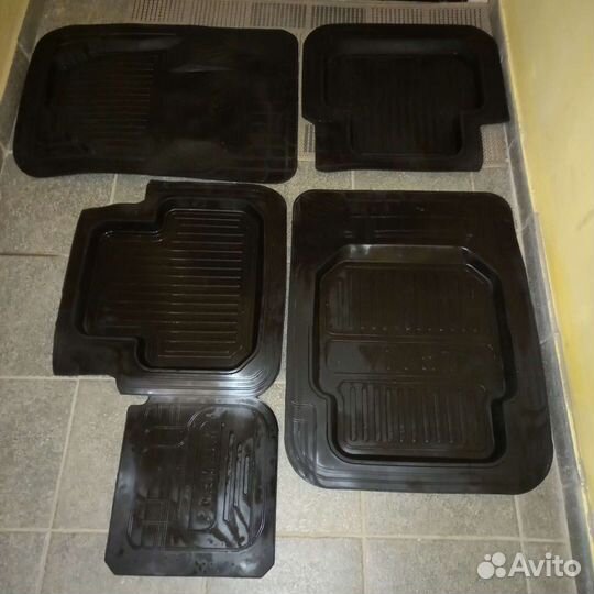 Автомобильные коврики резиновые Toyota Corolla