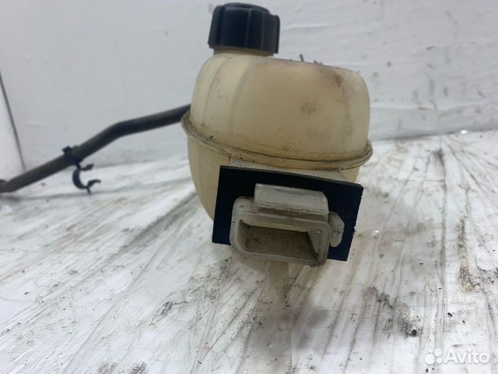 Расширительный бачок Opel Vivaro A