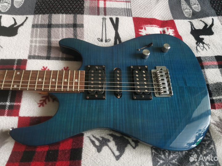 Электрогитара-суперстрат