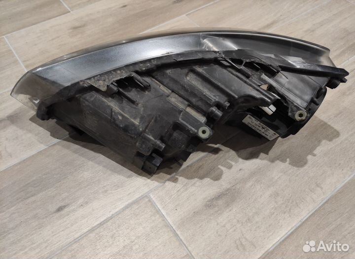 Фара правая битая Volkswagen Polo 2016