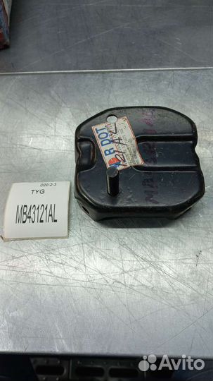 Кронштейн лев Mitsubishi: Lancer