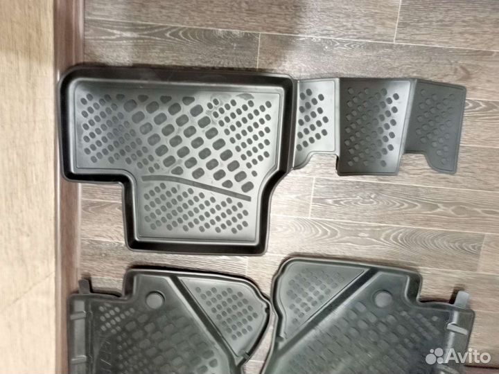 Автомобильные коврики резиновые