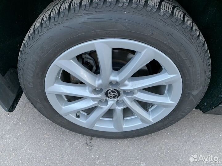Goodyear UltraGrip Ice 2 215/55 R17