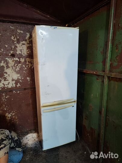 Холодильник premium б/у