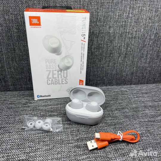 Беспроводные наушники JBL tune 115 TWS белые б/у
