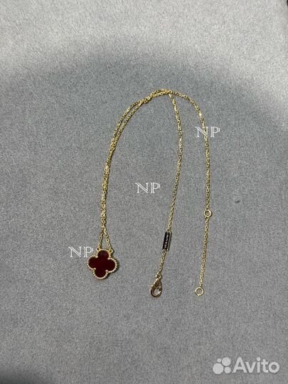 Подвеска Van Cleef Alhambra сердолик