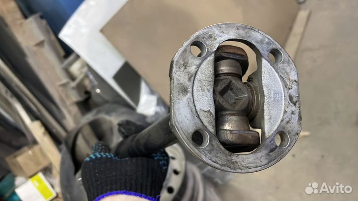 Карданный вал Mercedes