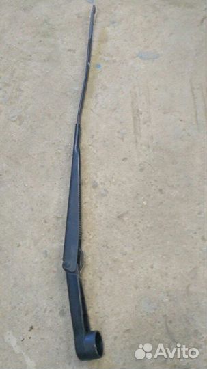 Поводок стеклоочистителя передний правый Citroen