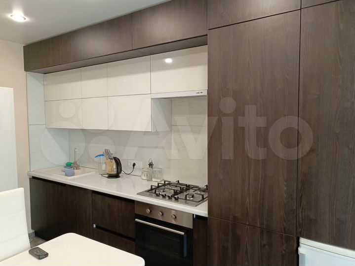 2-к. квартира, 57 м², 4/10 эт.