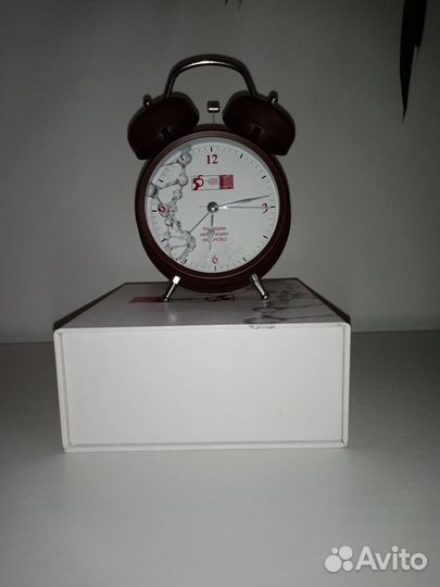 Часы будильник