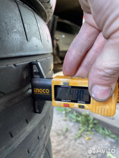 Yokohama Advan Sport V105 275/35 R19