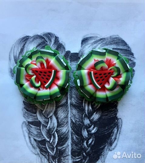 Бант заколка ягода