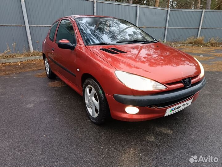 Peugeot 206 1.6 МТ, 2001, 210 949 км