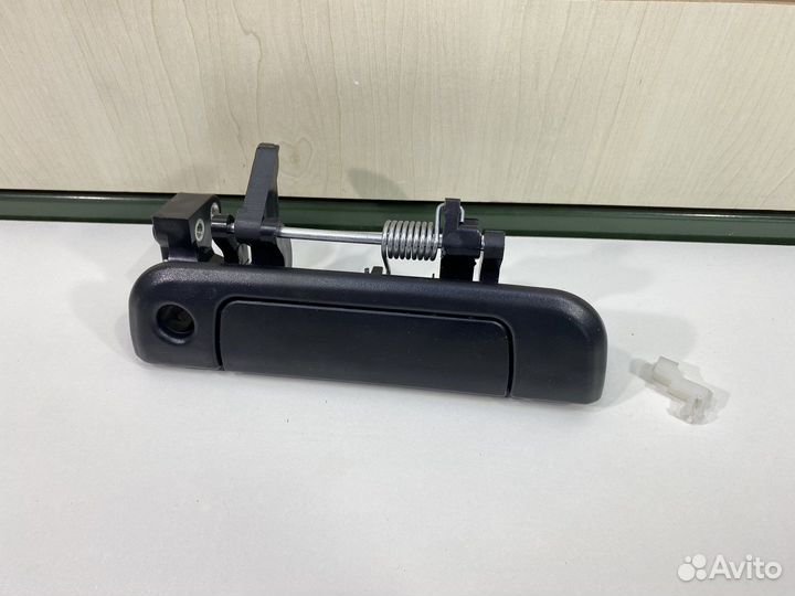 Ручка двери Toyota Hiace передняя правая