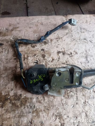 Замок двери передний правый Rover 45 седан