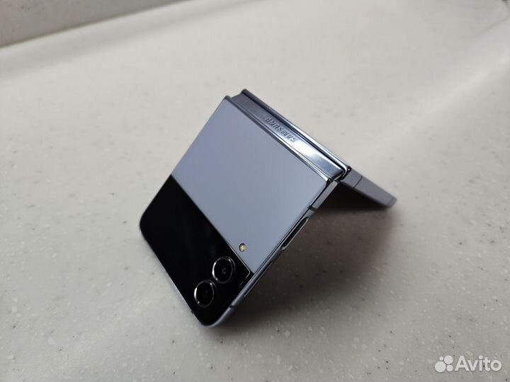 Samsung Galaxy Z Flip4, 8/256 ГБ