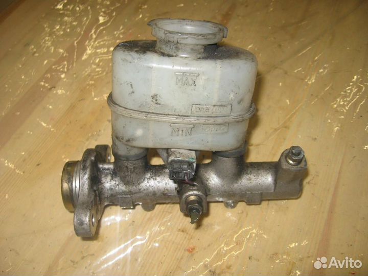 Главный тормозной цилиндр nissan FG10, QG10, FB15