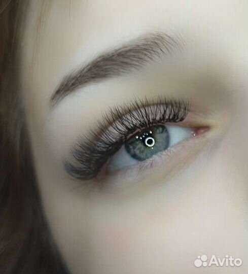 Модель на наращивание ресниц