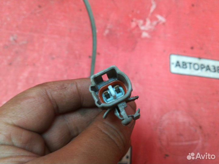 Датчик abs передний левый Toyota Corolla NZE120