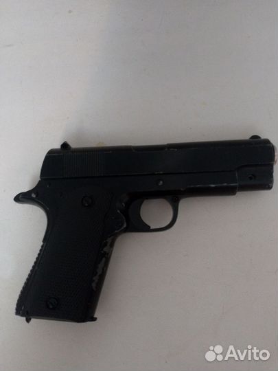 Железный пистолет