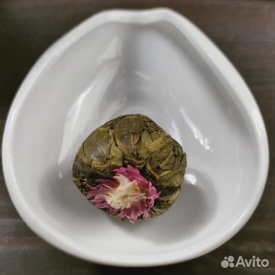 Юй Лун Тао (Нефритовый персик Дракона с клевером)