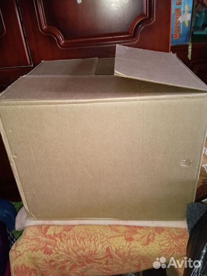 Коробка с книгами