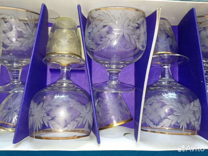 Винтажные фужеры на ножке