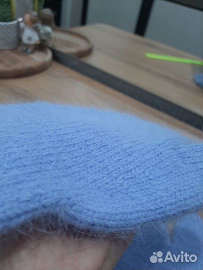 Варежки вязаные женские