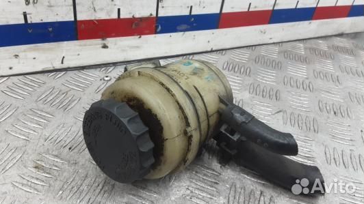 Бачок гу KIA sorento 1 (1BR18NO01)