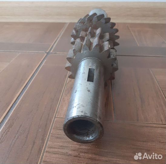 Вал задней и 5-ой передачи 5ступ.кпп УАЗ