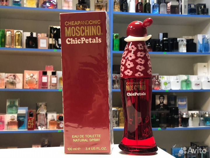 Женский Moschino Chic Petals EDT Москино