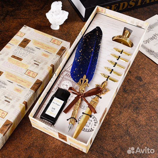 Перо для каллиграфии с чернильницей