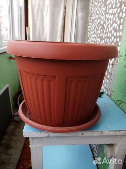 Горшок для цветов большой