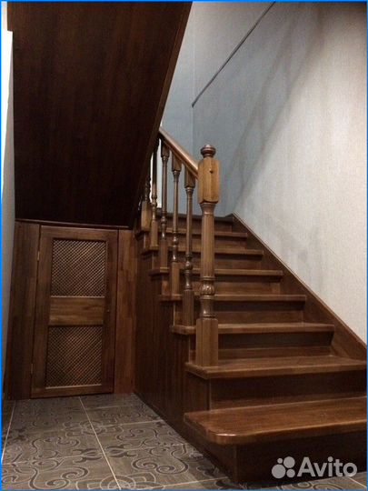 Лестница деревянная