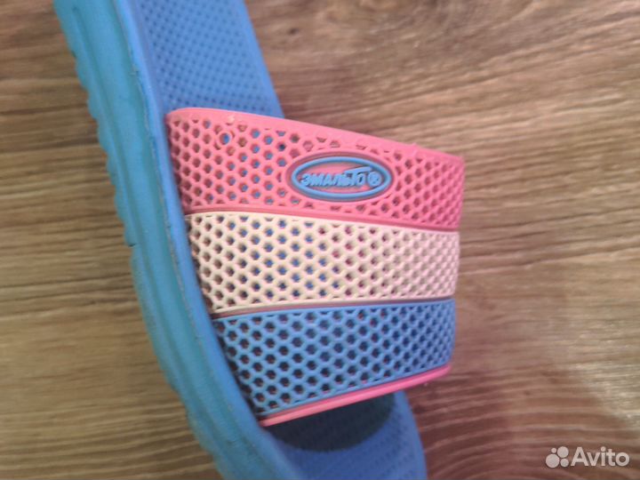 Шлепанцы для девочки 34