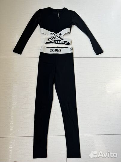Костюм todes 134-140 см (топ и легинсы)