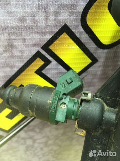 Форсунка топливная Рампа Шкода Октавия AKL AEH