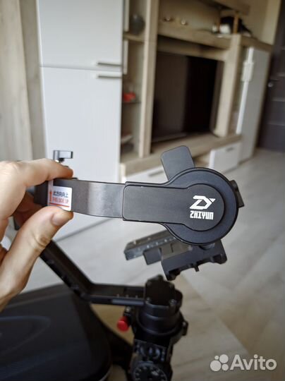 Эл Стабилизатор Zhiyun Crane 2 + follow focus