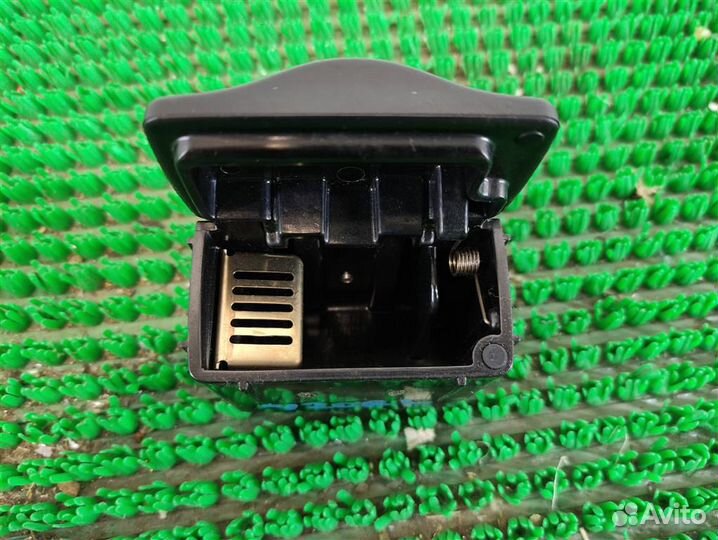 Пепельница Honda CR-V 2 (RD5) 2003