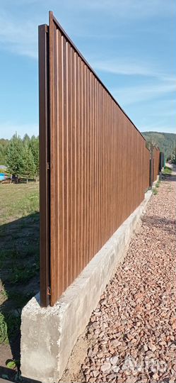 Заборы из профнастила