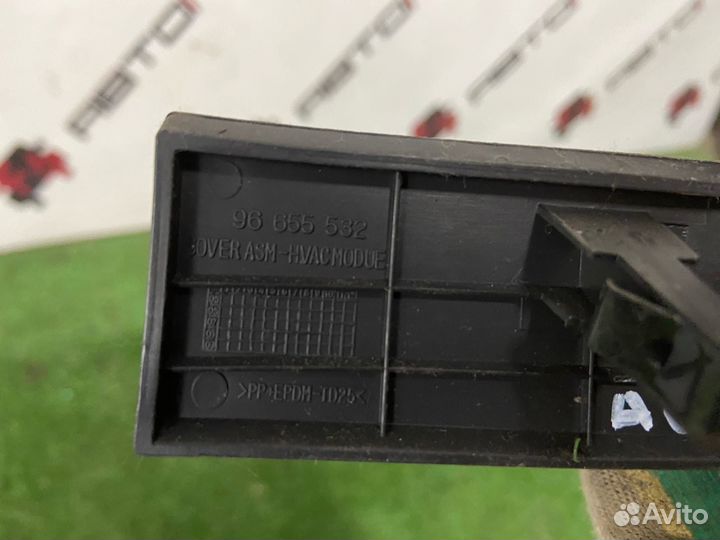 Накладка в торпедо Chevrolet Aveo T250