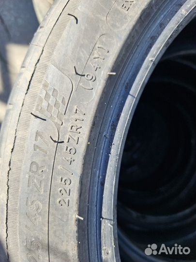 Michelin Pilot Sport 4 225/45 R17 94Y